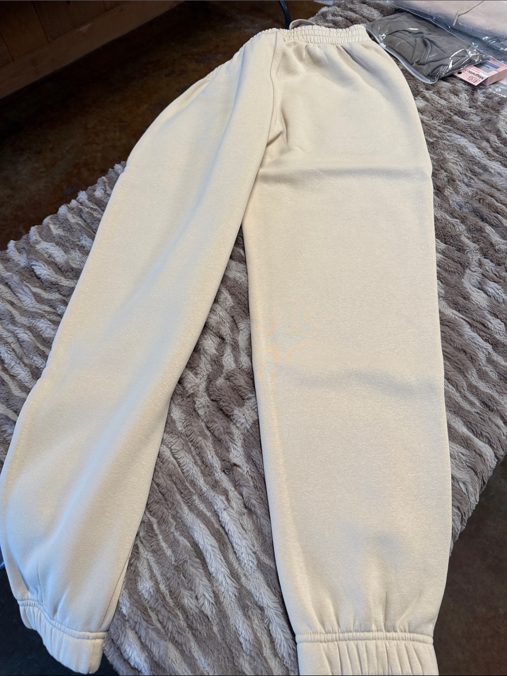 Fleo Womens Cream Weekender Jogger Pants - Picture 6 of 10